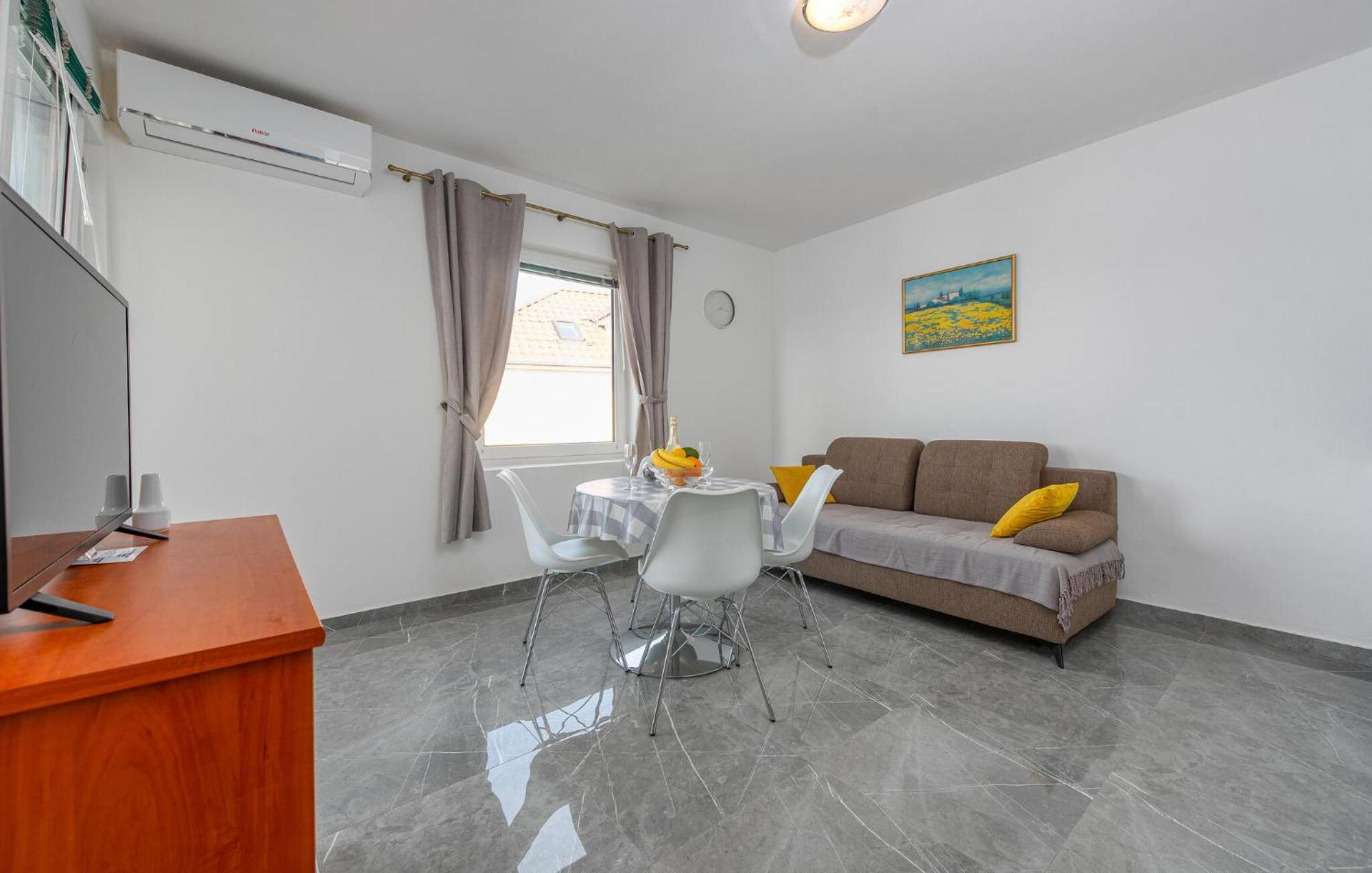 Amazing Apartment In Pakoštane Exterior foto